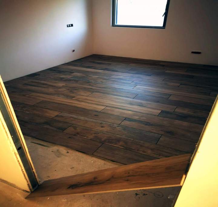 Confiez vos travaux de revêtements de sol à notre équipe expérimentée.